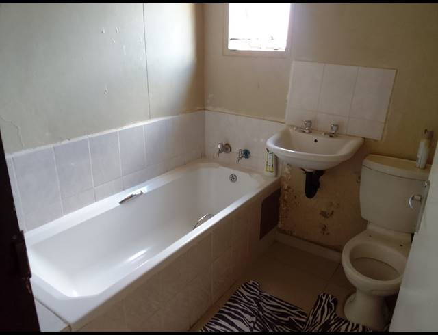 3 BEDROOM FREEHOLD TO LET IN COSMO CITY